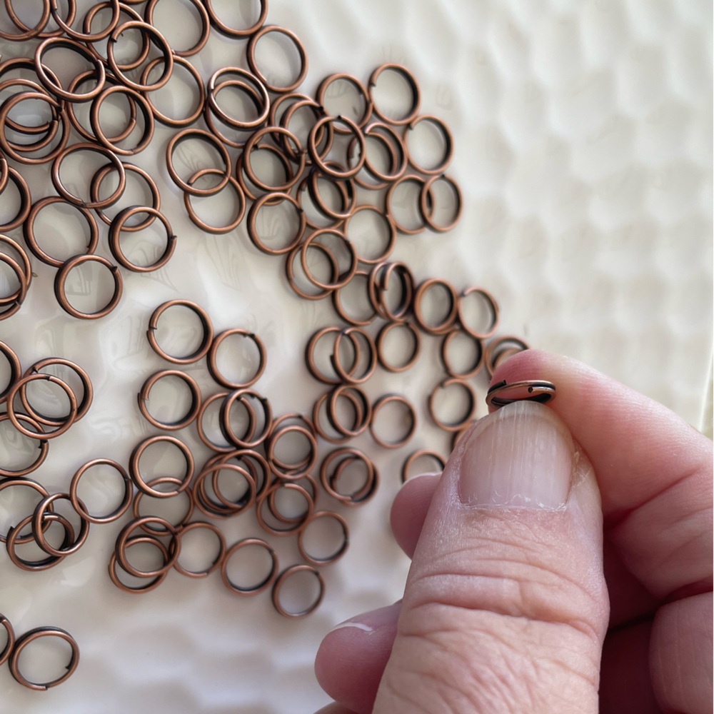 120 Split Rings, 8mm Findings, in Antique Copper Tone for Jewelry Craft Making - Picture 4 of 5